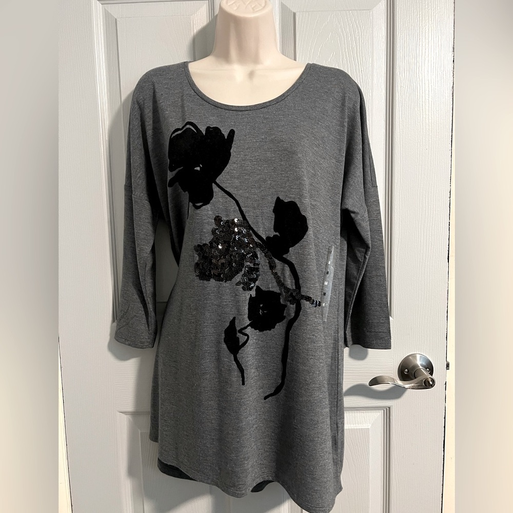 Women’s Apt. 9 Tunic Top Size Medium, Gray with Black Embellishment